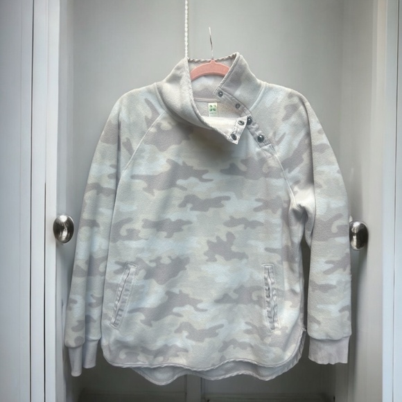 GreenTea Tops - Green Tea Women's Camp Pullover Fleece - Size Large